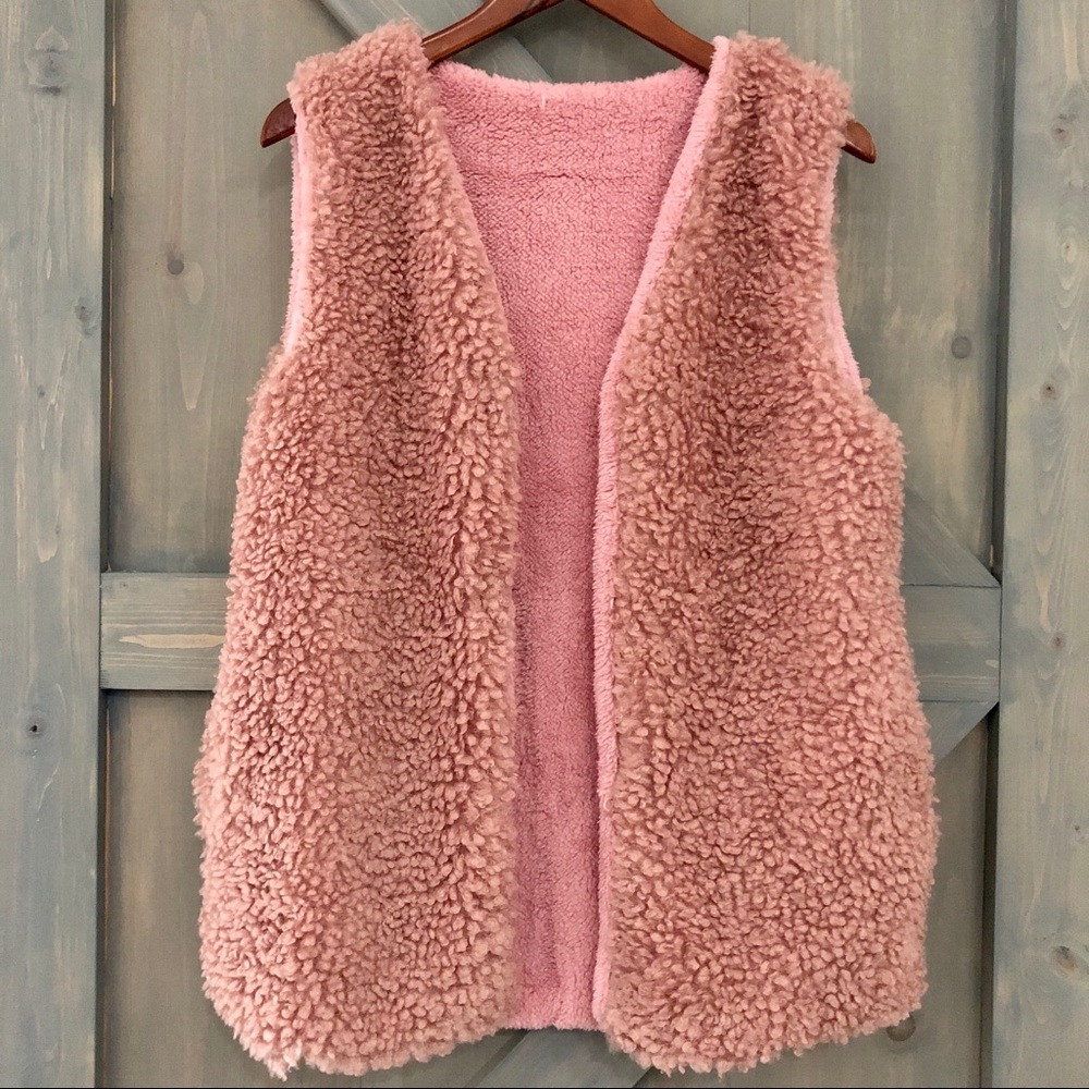 LOF Faux Fur Blush Pink Sherpa Style Vest One Size